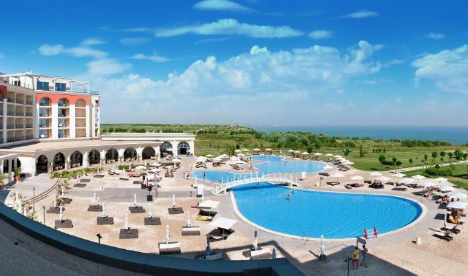 Balchik Hotel | Elegant Lighthouse Golf & Spa Hotel with Oceanfront Amenities