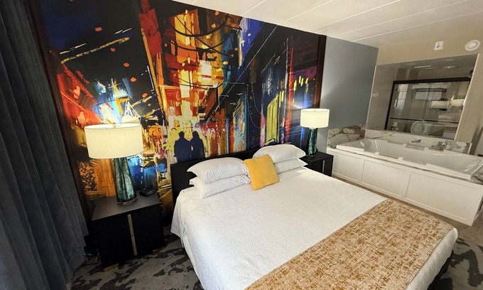 Hannibal Apartment | Relax at Lighthouse Inn & Suites with Ocean View Pool