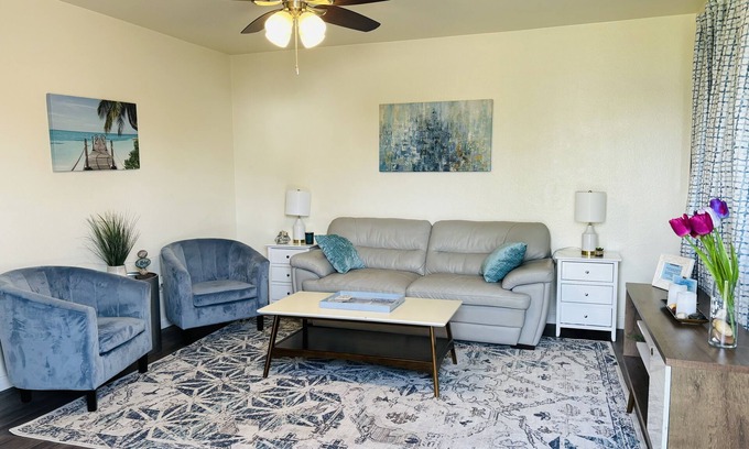 Hanford Apartment | Cozy Lighthouse Inn: Family-Friendly with Breakfast Included