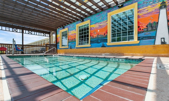 South Padre Island Hotel | Bright Getaways at Lighthouse Inn with Oceanfront Views