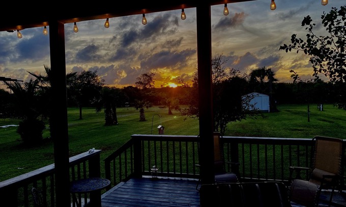 Aransas Pass House | Highly Rated Lighthouse Lodge - Close to Port Aransas Ferry