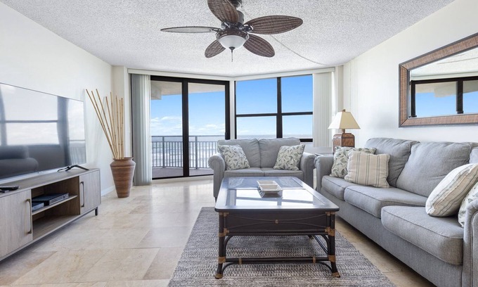 Ponce Inlet Condo | Oceanfront Lighthouse Shores Condo with Pool & Spa Access