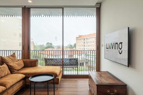 Senhora da Hora Apartment | Liiiving in Matosinhos - Warm Vintage Apartment