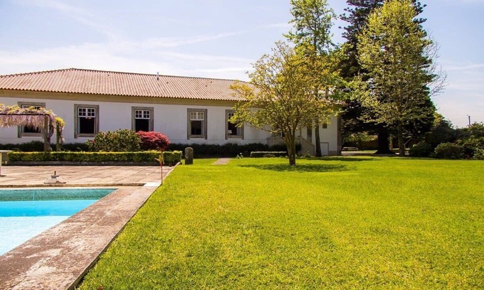 Fonte Boa e Rio Tinto Apartment | Experience Liiiving in Ofir: Manor House with Pool & Spa