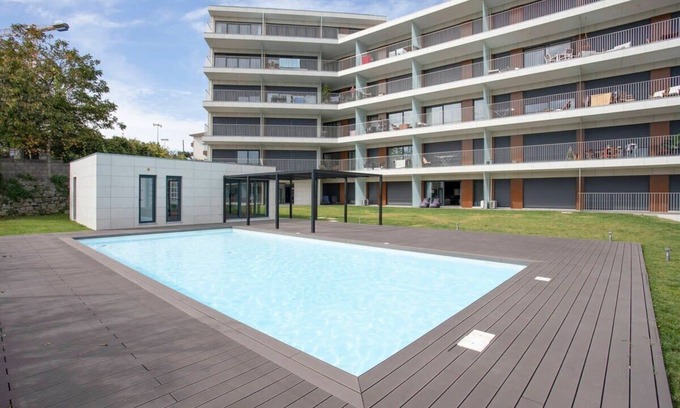 Campanha Apartment | Spacious Apartment with Kitchen, Spa & Family Amenities