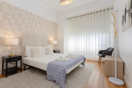 Centro / Baixa Apartment | Charming Liiiving in Porto | Family-Friendly with Hot Tub