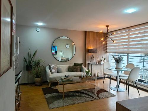 La Mariscal Apartment | Cozy Retreat with Balcony, Gym & Parking - 4-Star Stay