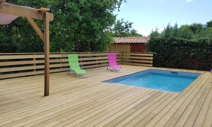 Taussat House | Feel at Home with Pool and Breakfast for Memorable Stays