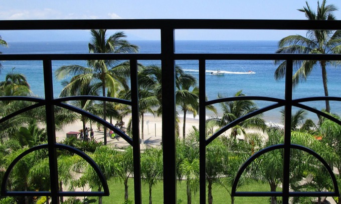 Emiliano Zapata Condo | LIKE NO OTHER: MOLINO DE AGUA - ENTIRE 4TH FLOOR ON BEACH - HEART OF TOWN