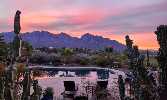 Monte Del Oro House | Experience Your Private Resort with Pool and Spa Amenities