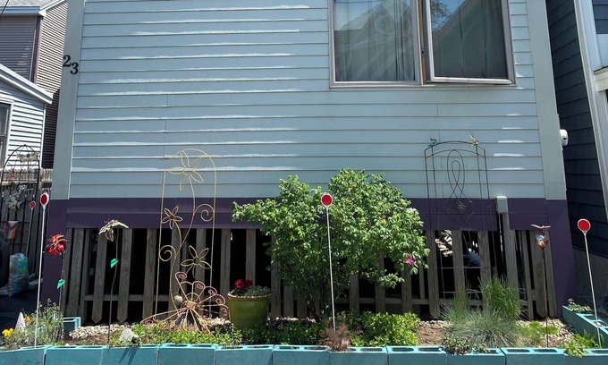 Camp Ellis Cottage | Idyllic Lil House: Oceanfront Cottage, Pet Friendly & Rated 9.6