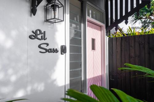 Mudjimba Apartment | Experience Lil Sass: A 4-Star Gem Rated 9.6/10 by Guests