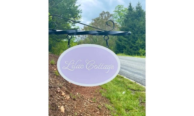 Norwood House | Perfect Getaway: Lilac Cottage with Ocean View & Breakfast