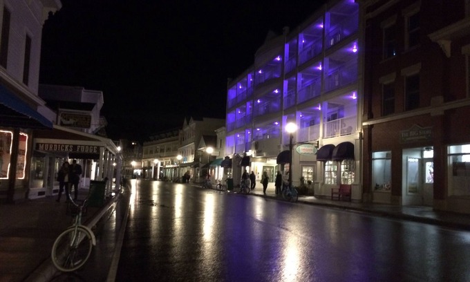 Mackinac Island Hotel | Inviting Lilac Tree Suites: Rated 9.2, Ideal for Families