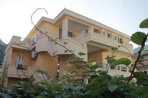 Bijeli do Apartment | Kid-Friendly Stay at Lilian Apartments - Rated 9.2/10
