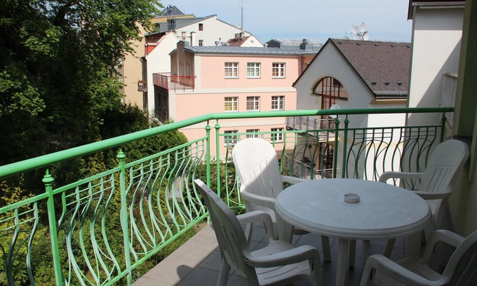 Karlovy Vary Apartment | Pet-Friendly 2-Bedroom Lilianna in Karlovy Vary