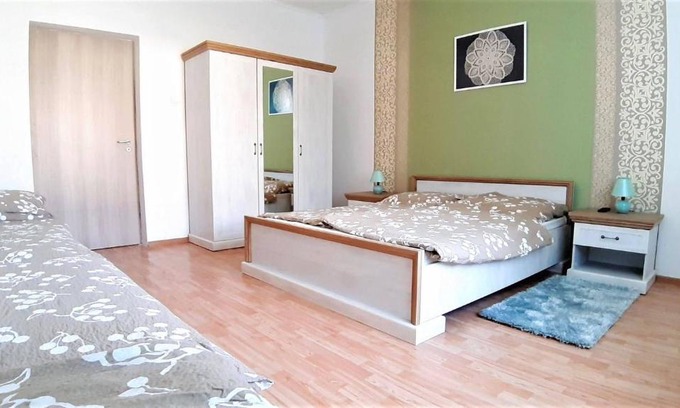 Abadszalok House | Exceptional Lilien Vendégház: Family-Friendly Amenities Await