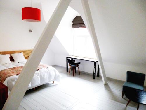 Historic Center Apartment | Discover Lille Avenue: A 4-Star Retreat with Dining & More
