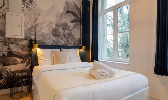 Lille Centre Ville Apartment | Cozy Lille Center Studio with Spa & Breakfast Options