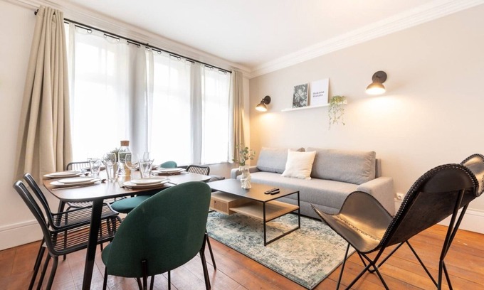 Historic Center Apartment | Explore Lille Centre - 2BR with Spa and Breakfast Access