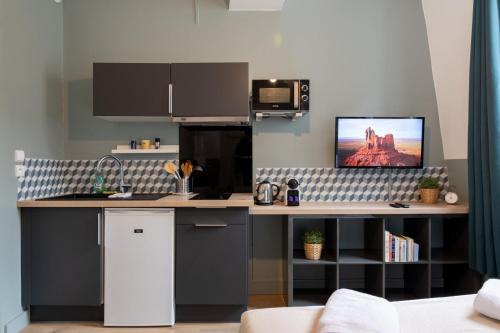 Lille Centre Ville Apartment | Explore Lille Hypercentre: Well-Equipped Studio Retreat