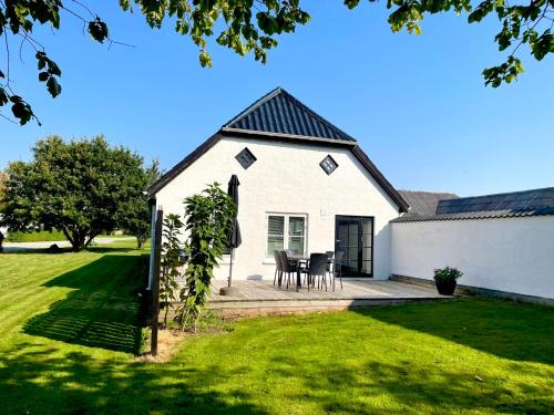 Lokken House | Pet-Friendly Lille Knudsgaard: 4-Star Stay with High Ratings