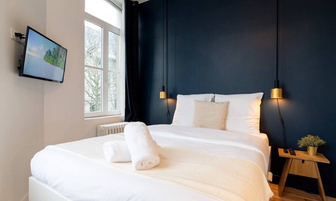 Historic Center Apartment | Explore Lille: Central Studio with Spa and Breakfast