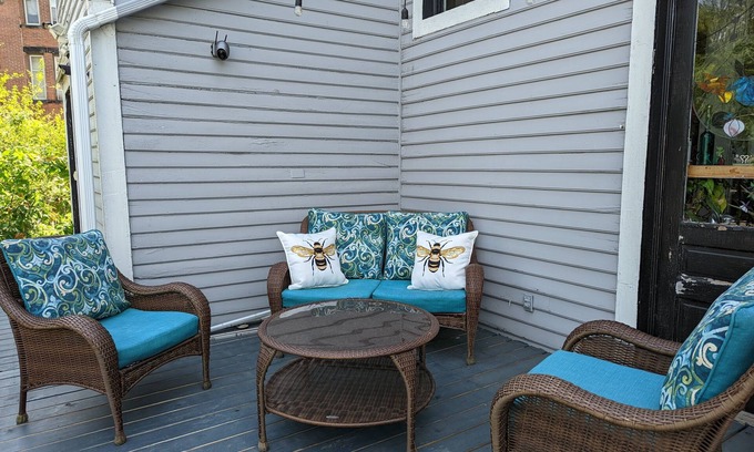 New Castle Bed & Breakfast | Lilly of the Nile Room: Guest Rated 10/10 with Kitchen