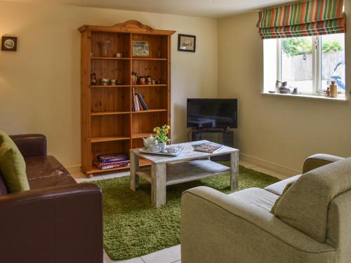 Nassington House | Family-Friendly Retreat at Lily Pad 5 with Private Pool