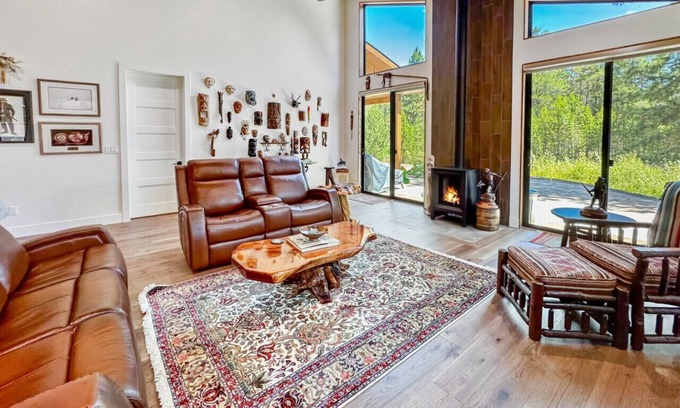 Donnelly Apartment | Lily Pad Lodge .
