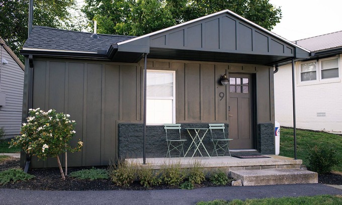 Chambersburg Cottage | Lily Pad - Tiny Home at Mane & Co./Free Parking