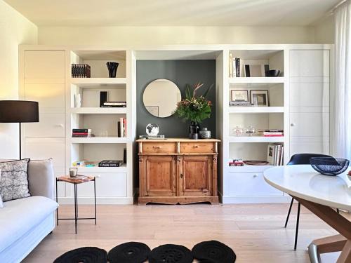 Porta Vittoria Apartment | Elegant Lily Pads Apartment in City Center - Guest Rated 9.6