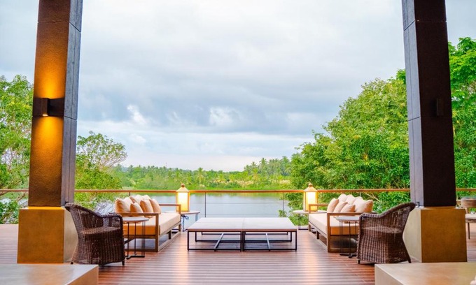 Ilukgoda Villa | Experience Oceanfront Bliss at Lily Pod Hotel