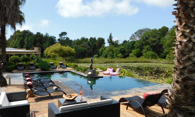Die Barakke House | Serene Getaway at Lily Pond Country Lodge - 4-Star Retreat