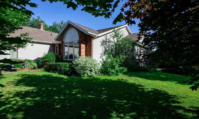 Charlottetown Bed & Breakfast | Enchanting Getaway at Lily's Garden with Spa & Breakfast