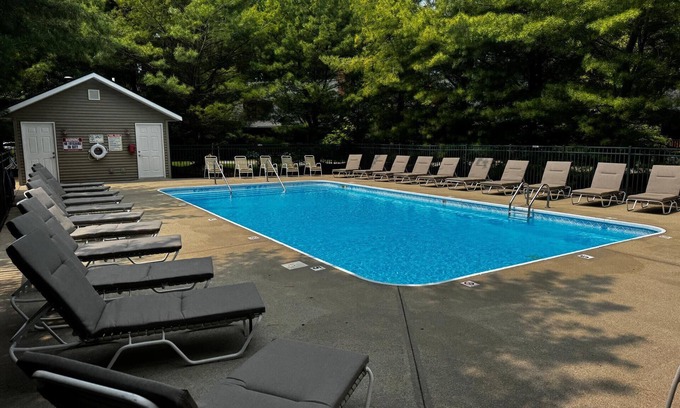 Saugatuck Villa | Lilypad "Dock on Goshorn Lake, Pool,town!"