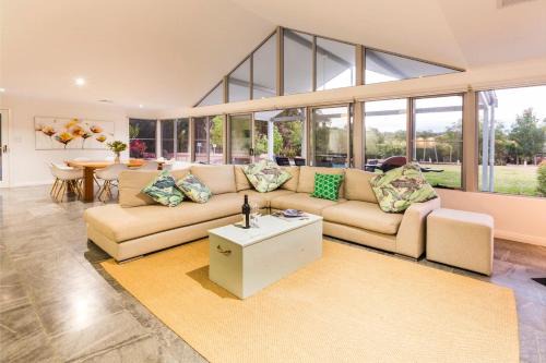 Yallingup House | Lilywood - Minutes from Wineries and Yallingup Beach