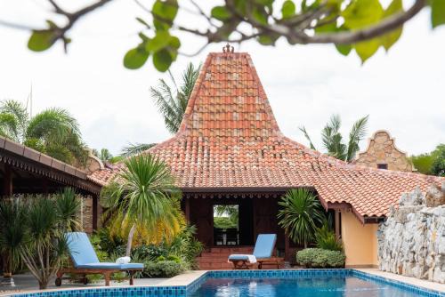 Kampung Kedawang Villa | Beautiful Limasan Villa Langkawi with Oceanfront Pool