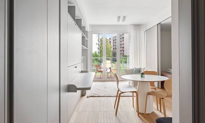 Gioia Apartment | Discover limehome Milan via Stresa: Family-Friendly Stay