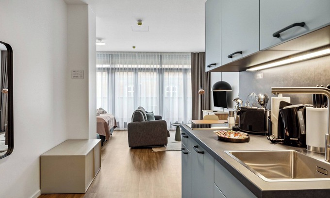 Innenstadt Apartment | Top-Rated limehome Zwickau with Kitchen & Breakfast Options