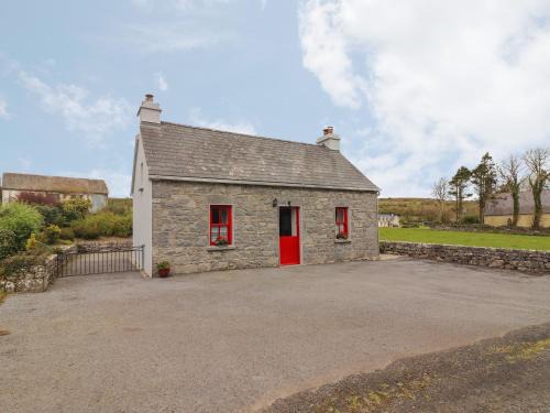 Carran House | Inviting Limestone Cottage: Family-Friendly Retreat