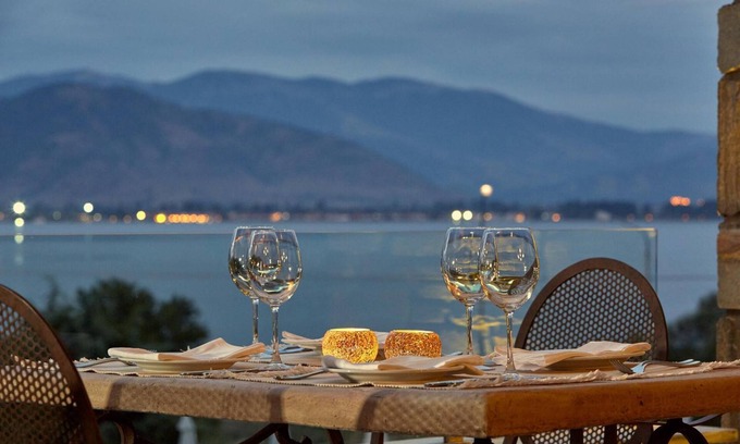 Ampelokipi Hotel | Luxury Stay at Limneon Resort & Spa - Rated 9.2/10