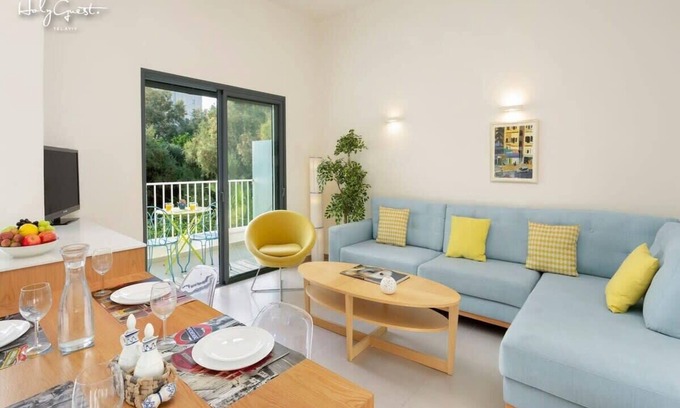Tel Aviv Promenade Apartment | Guest Rated 10/10: Limoncello at Hakerem by HolyGuest