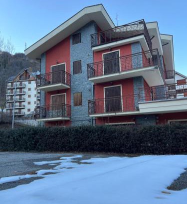 Limone Piemonte Apartment | Inviting Limone Central Suite with Mountain Views & Pet-Friendly