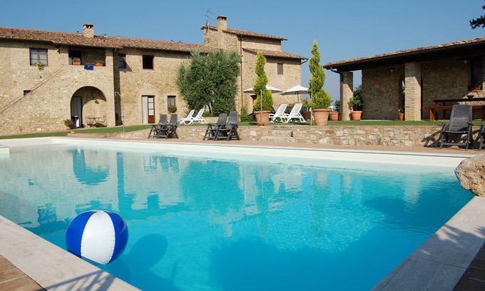 Barberino Val d'Elsa Apartment | Top-Rated Linearis Holiday House with Pool & Lake Views