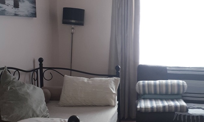 Port Elizabeth Apartment | Budget-Friendly Stay at Lin's Guest Flat in Port Elizabeth