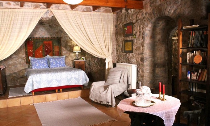 Diasella Apartment | Cozy Private Studio in Traditional Stone Building