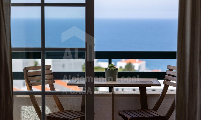 Ericeira Ski Chalet | Exceptional Stay at Lina's House: Pet-Friendly & Spa Amenities