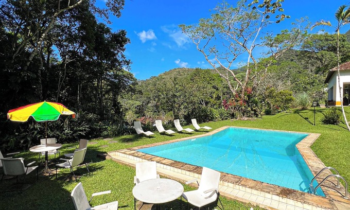 Vargem Grande Cottage | Lindo Casarão em Meio à Natureza