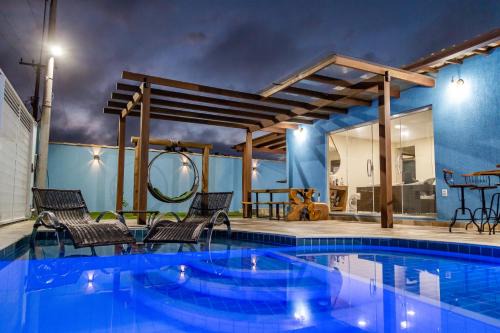 Sao Jose House | Delightful Linda Casa with 3 Suites and Pool Access